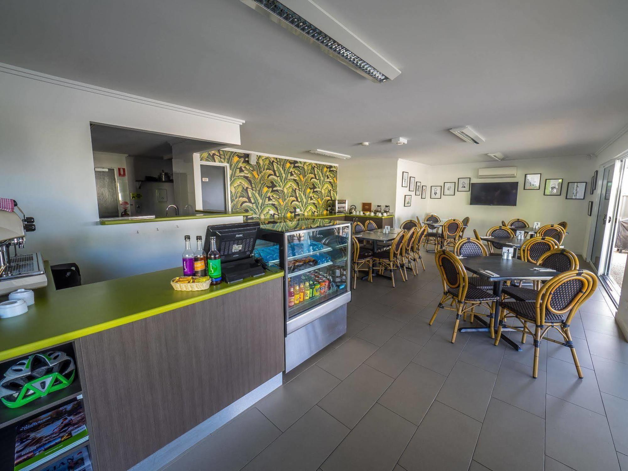 Mackay Oceanside Central Hotel Official מראה חיצוני תמונה